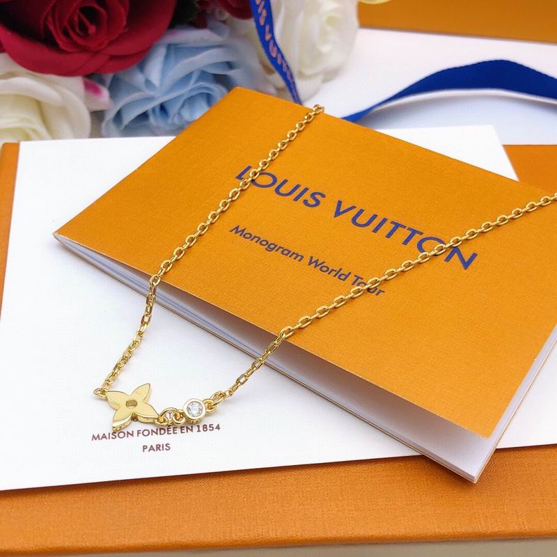 LV Necklace 03lyr702